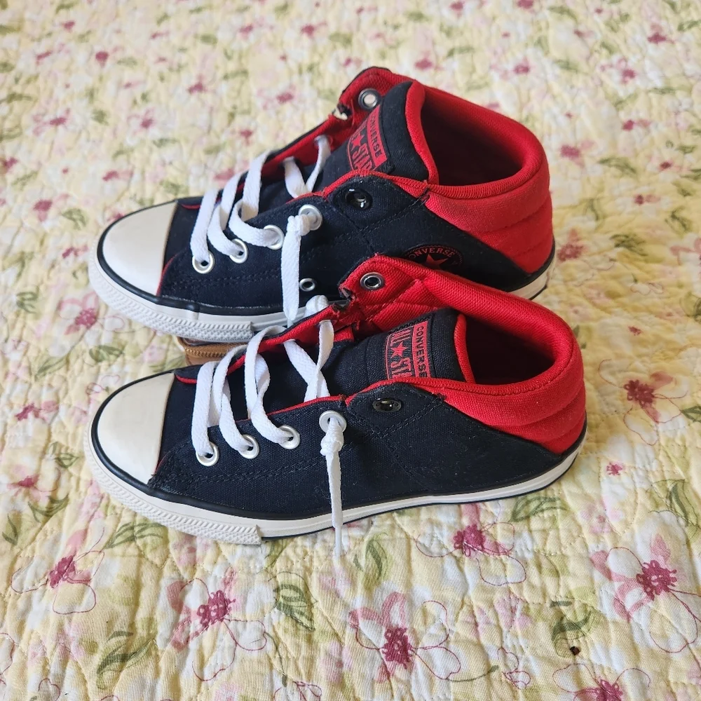 Converse all🌟starKids' Black/Red/white High-Tops Size 2 pre-owned